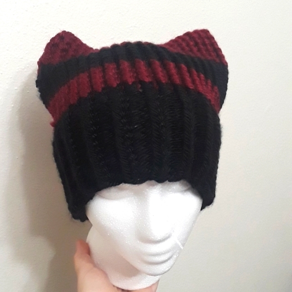 Handmade Marron and black brim cat ear beanie - Picture 1 of 4